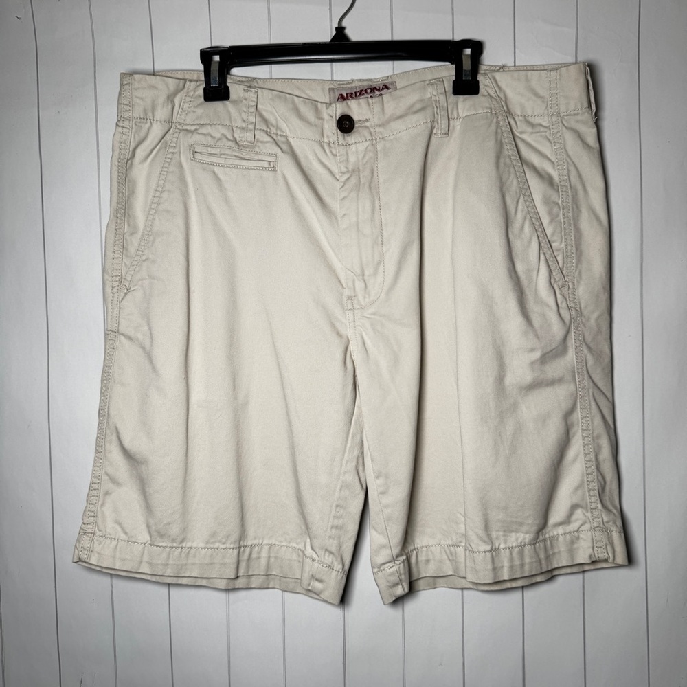 Arizona Jeans Co Men’s size 38 Khaki Chino Shorts Ivory 100%‎ Cotton Summer Wear